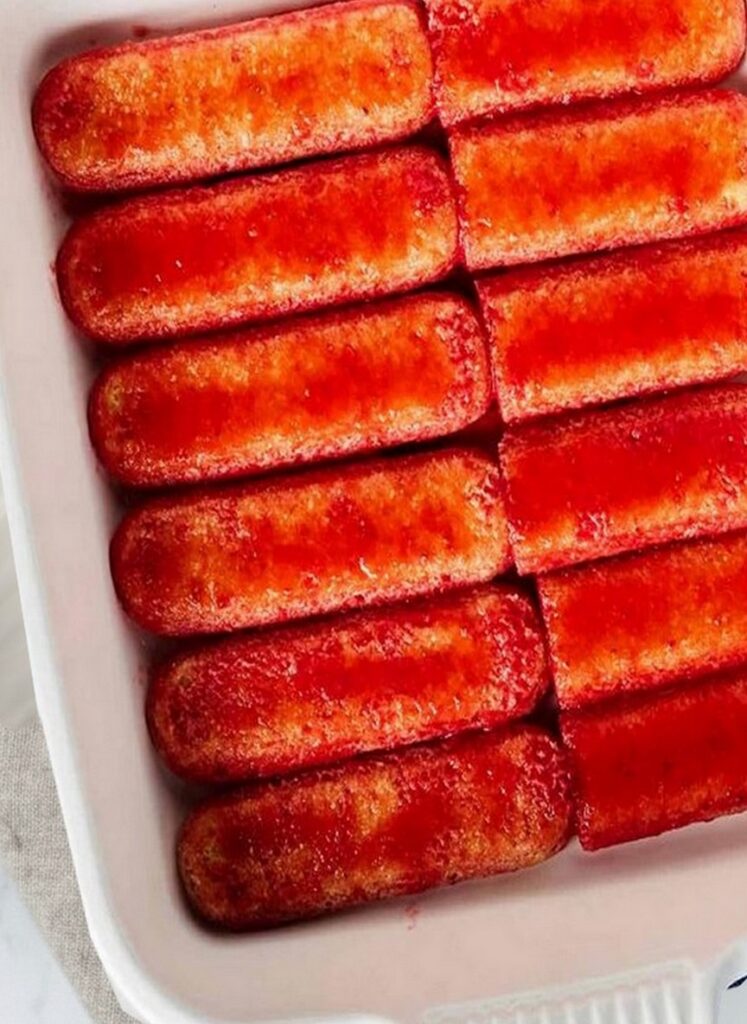 Strawberry Tiramisu (Easy No Bake Dessert)